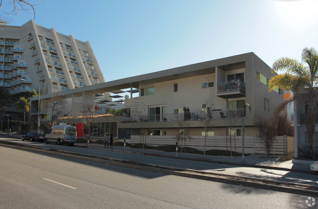 430506 Pico Blvd, Santa Monica, CA 90405 Apartments in Santa Monica