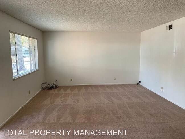 Building Photo - 2 br, 1 bath House - 321 N. 1st Street, #1