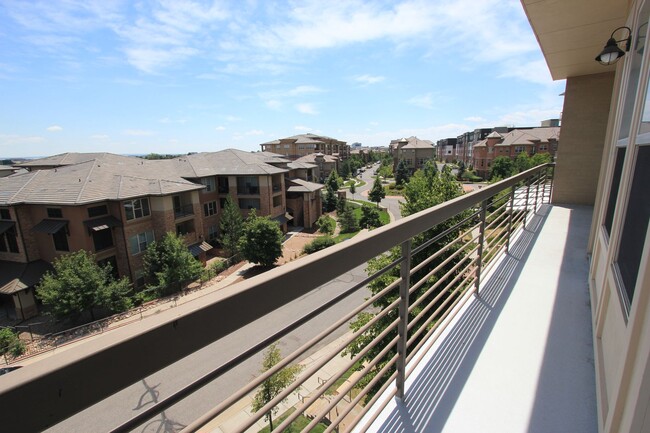 Foto del edificio - Gorgeous Corner Unit DTC Condo