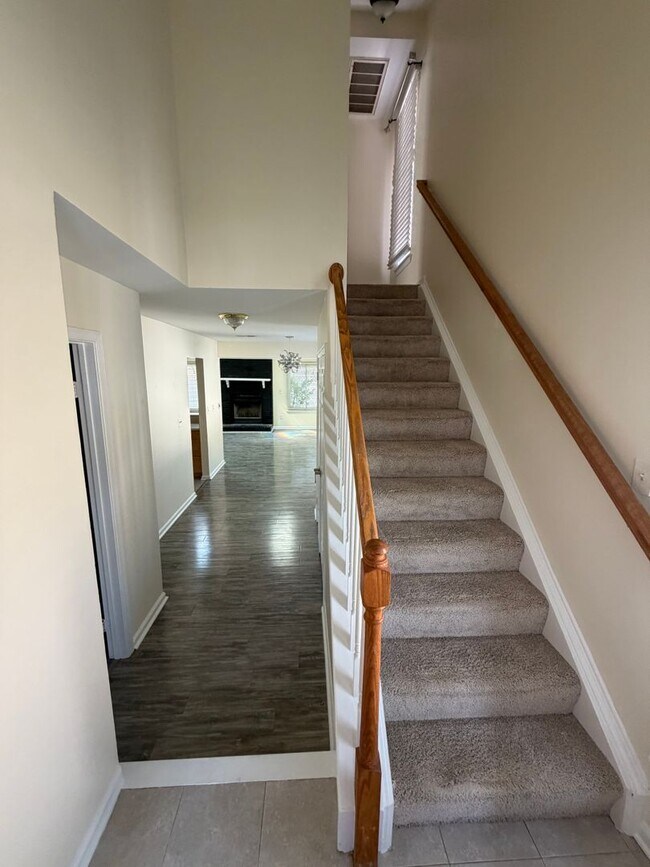 Building Photo - 1605 Hathern Ct