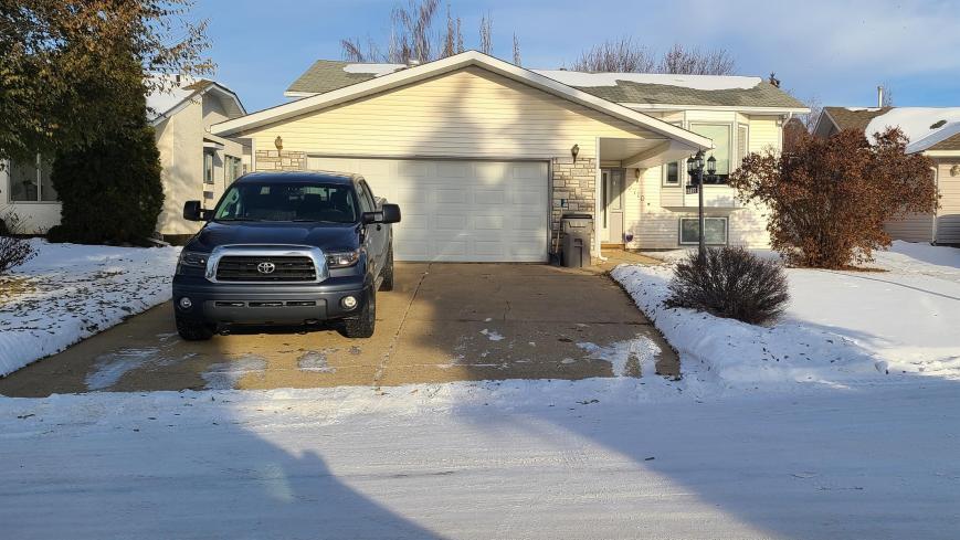 Photo principale - 5 bedroom in Grande Prairie AB T8V 6P9