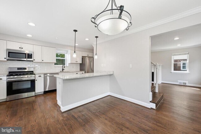 Foto del edificio - 2341 Belleview Ave