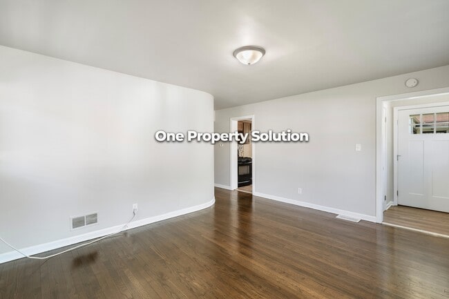 Foto del edificio - 5043 Washington St