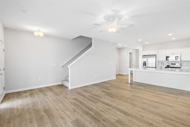 Building Photo - 624 Catherine Dr