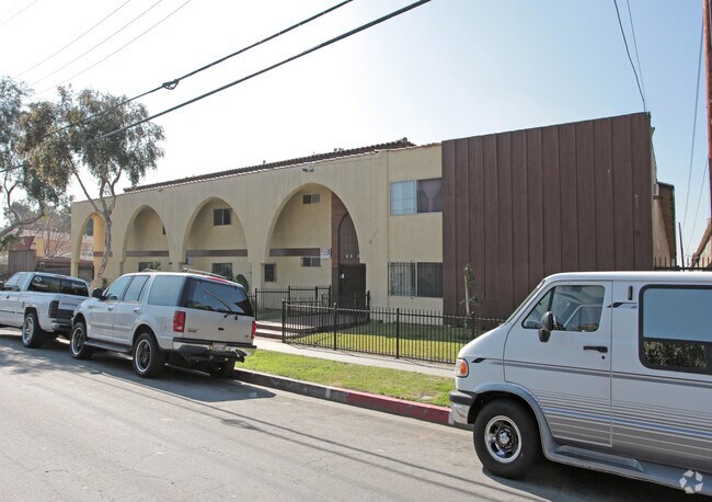 Bellflower Gardens Apartments Bellflower Gardens Apartments