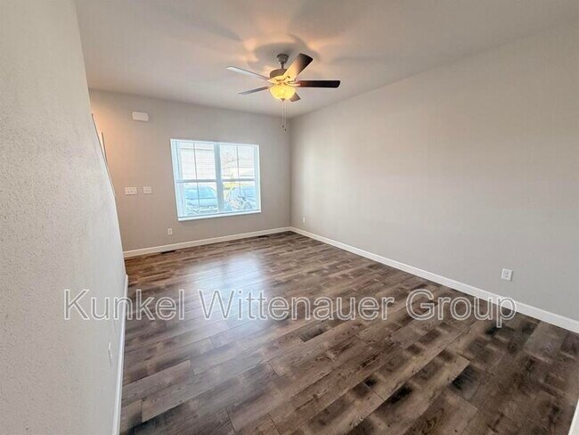 Foto del edificio - 300-D PACIFIC DRIVE