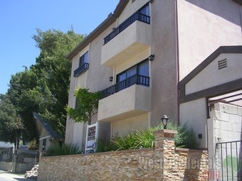 Primary Photo - 1590 N Fair Oaks Ave