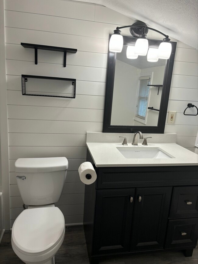 Foto del edificio - 205 S Ottawa St