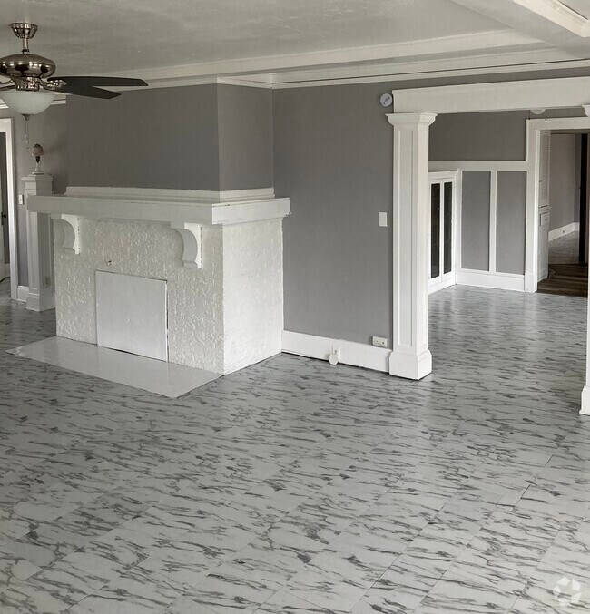 Flora Ellis Historic District Apartments for Rent Peoria, IL 1 Rentals