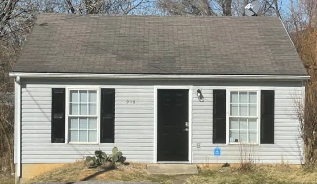 Foto del edificio - 916 Kyle Ave NE