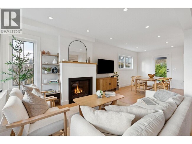 Photo du bâtiment - 230 28th St E