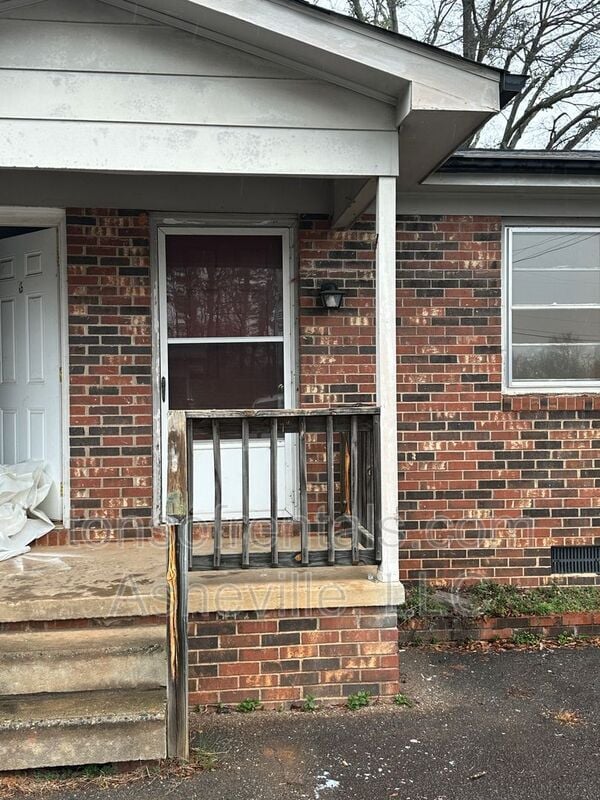Building Photo - 3126 US-221