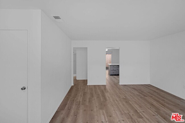 Building Photo - 1334 N San Gabriel Ave