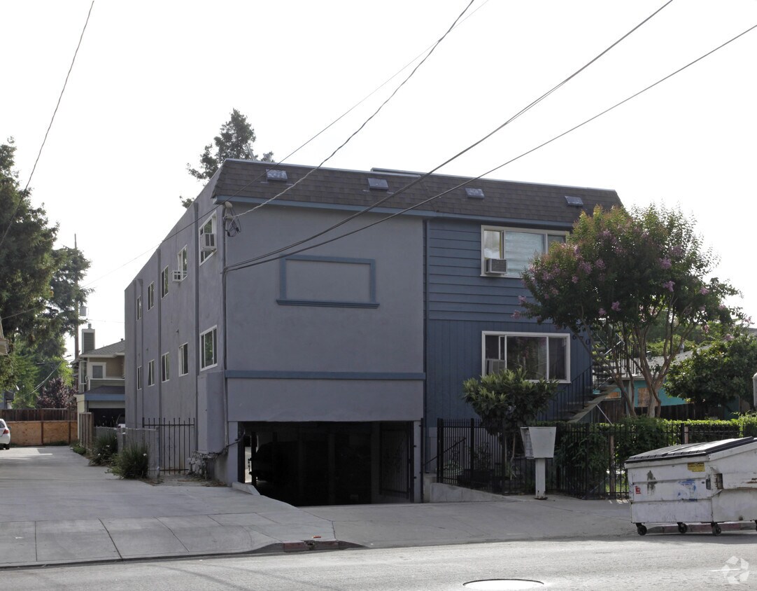 Primary Photo - 670 S 10th St