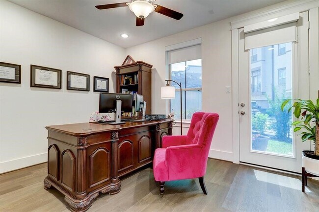 Foto del edificio - 3523 Napavine Ln