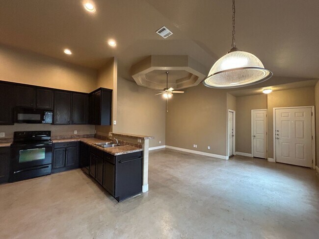 Foto del edificio - Stained Concrete Floors (No Carpet) / Frid...
