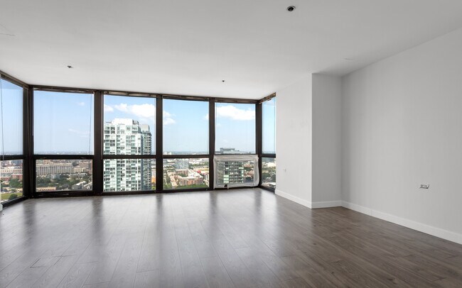 Building Photo - 1122 N Clark St