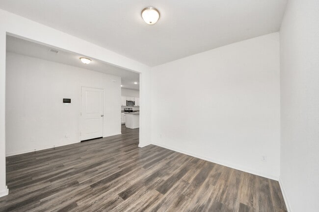 Building Photo - 2056 Spindletree Ln