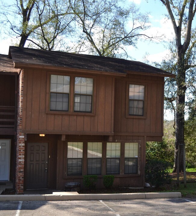 Building Photo - 2295 Shady Timbers Cir