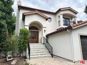 Building Photo - 3528 Mesquite Dr