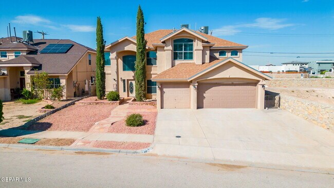 Building Photo - 695 Paseo del Mar Dr