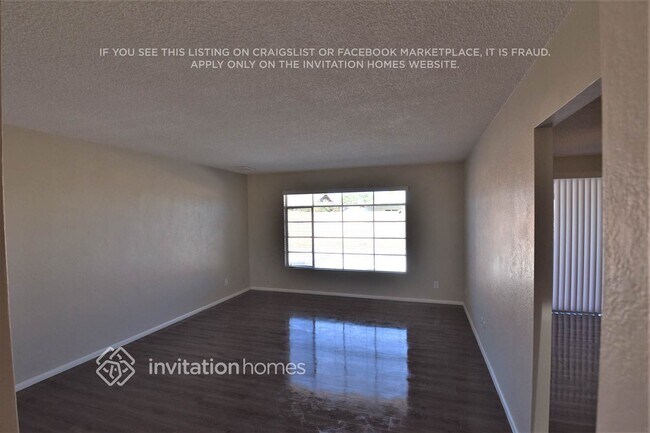 Building Photo - 8430 E Oak St