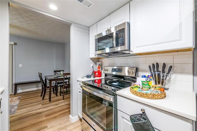 Foto del edificio - 859 Regal Path Ln