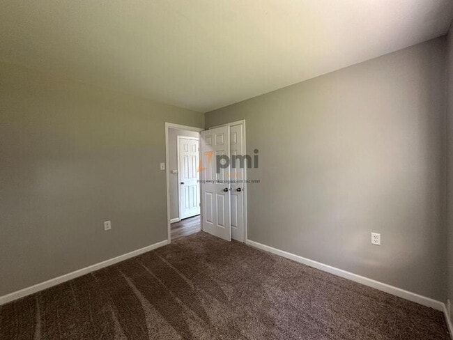 Building Photo - 375 Cherryfield Dr