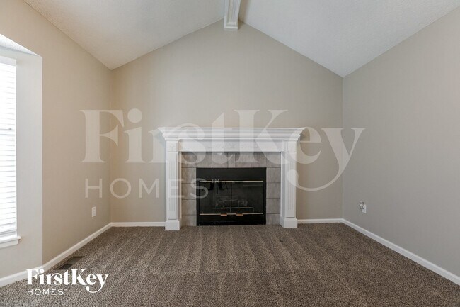 Building Photo - 1529 NE Auburn Dr