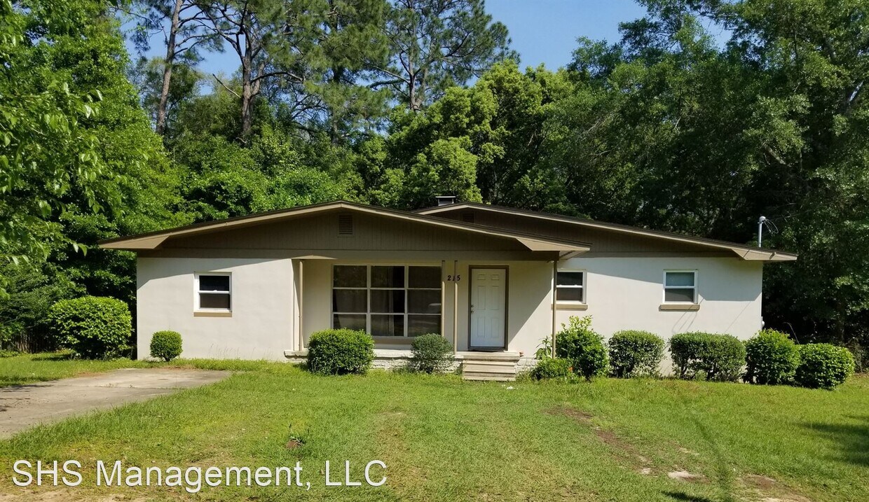 Primary Photo - 5 br, 2 bath House - 215 Bamboo Dr.