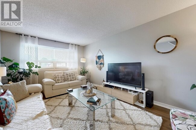 Building Photo - 321 Blackthorn St