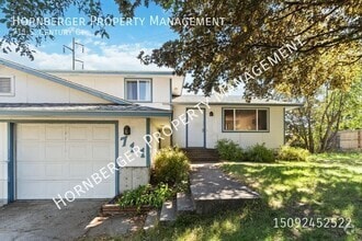 Building Photo - 711 S Century Ct