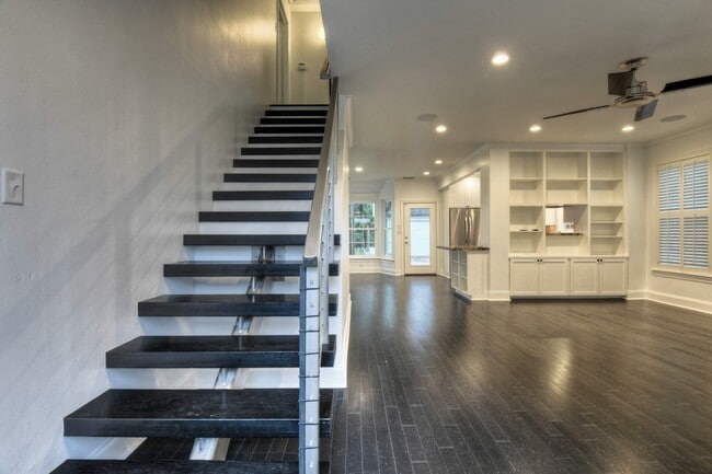 Building Photo - 5912 Auden St