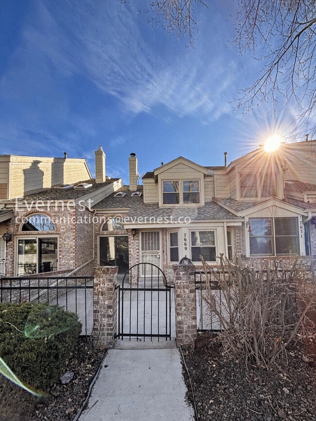 Building Photo - Comfort Meets Community in Centennial with 2 Car Garage / 3 beds & 3 baths / Coming Soon!