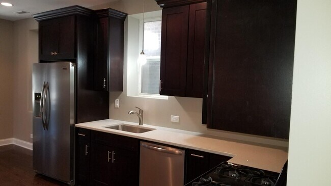 Cocina - 2236 W 21st St