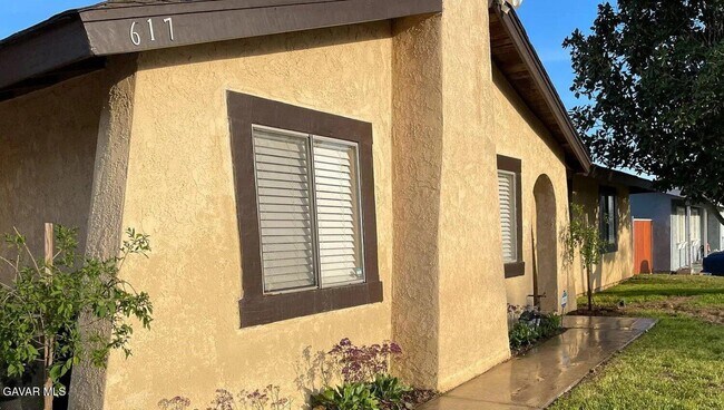 Building Photo - 617 N Spruce Ave