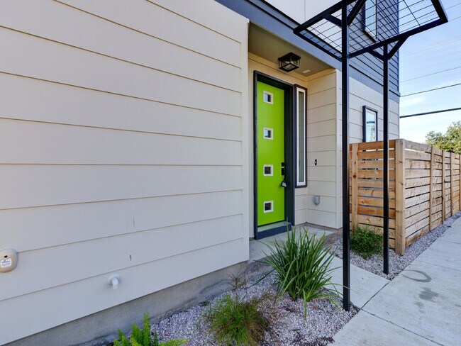 Foto del edificio - 1400 Waterloo Shore Ln