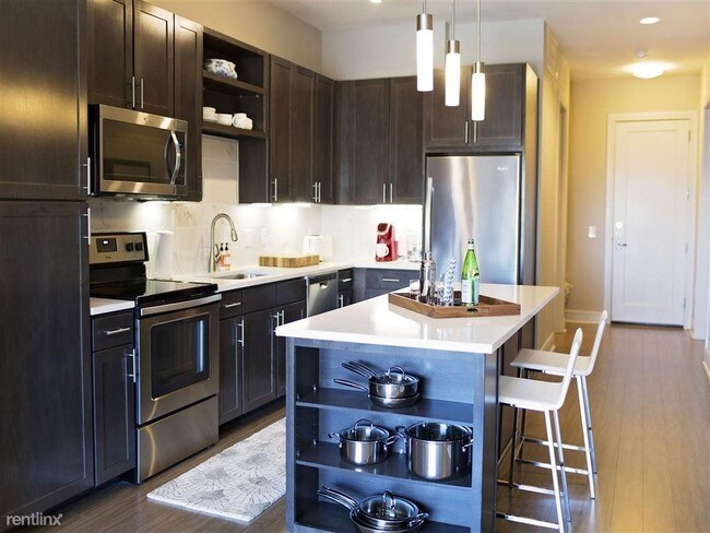 Foto del edificio - 1 br, 1 bath  - 1220 W Riley Fuzzel Rd