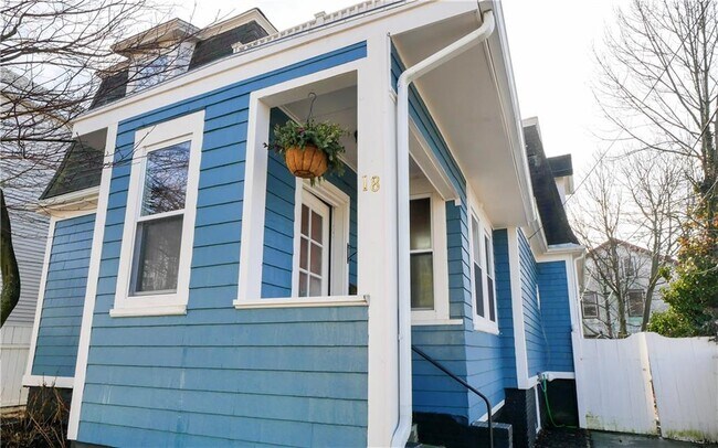 Building Photo - 18 Newport Ave