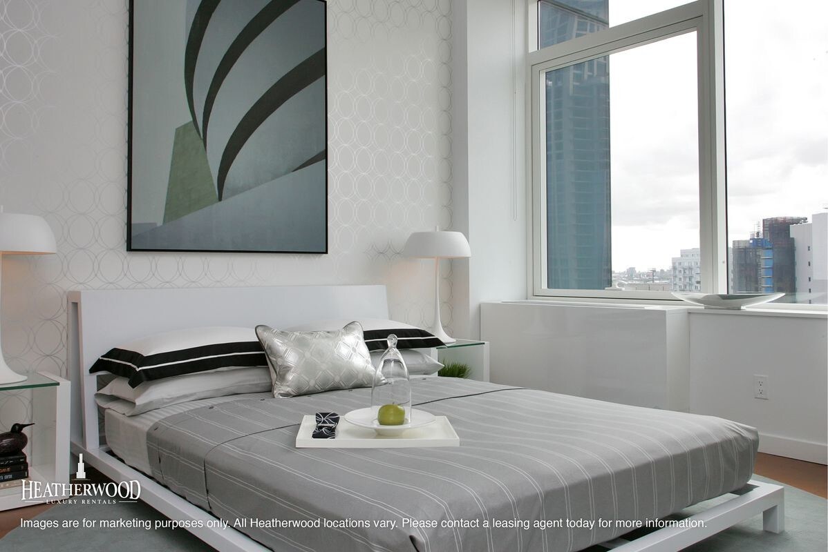 Foto principal - 22-22 42nd St