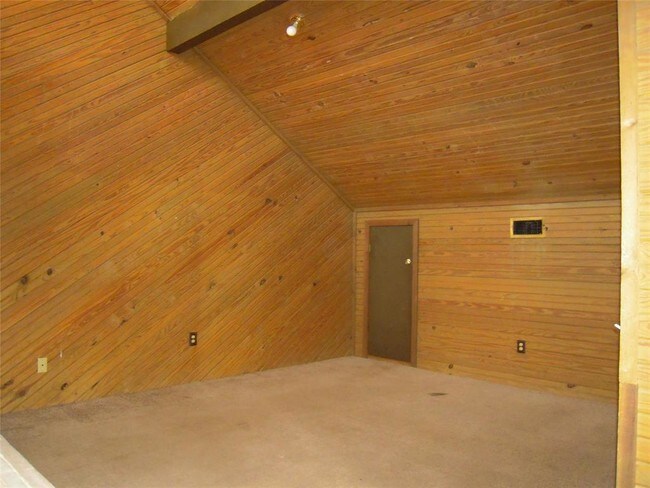 Building Photo - 1805 B Piney Pt E