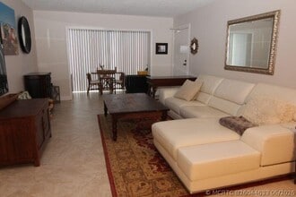 Building Photo - 6219 Bay Club Dr