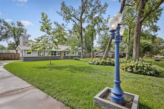 Foto del edificio - 4014 Tilson Ln