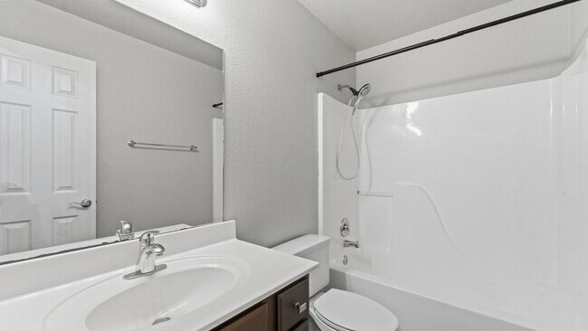Building Photo - 440 Brookfield Dr