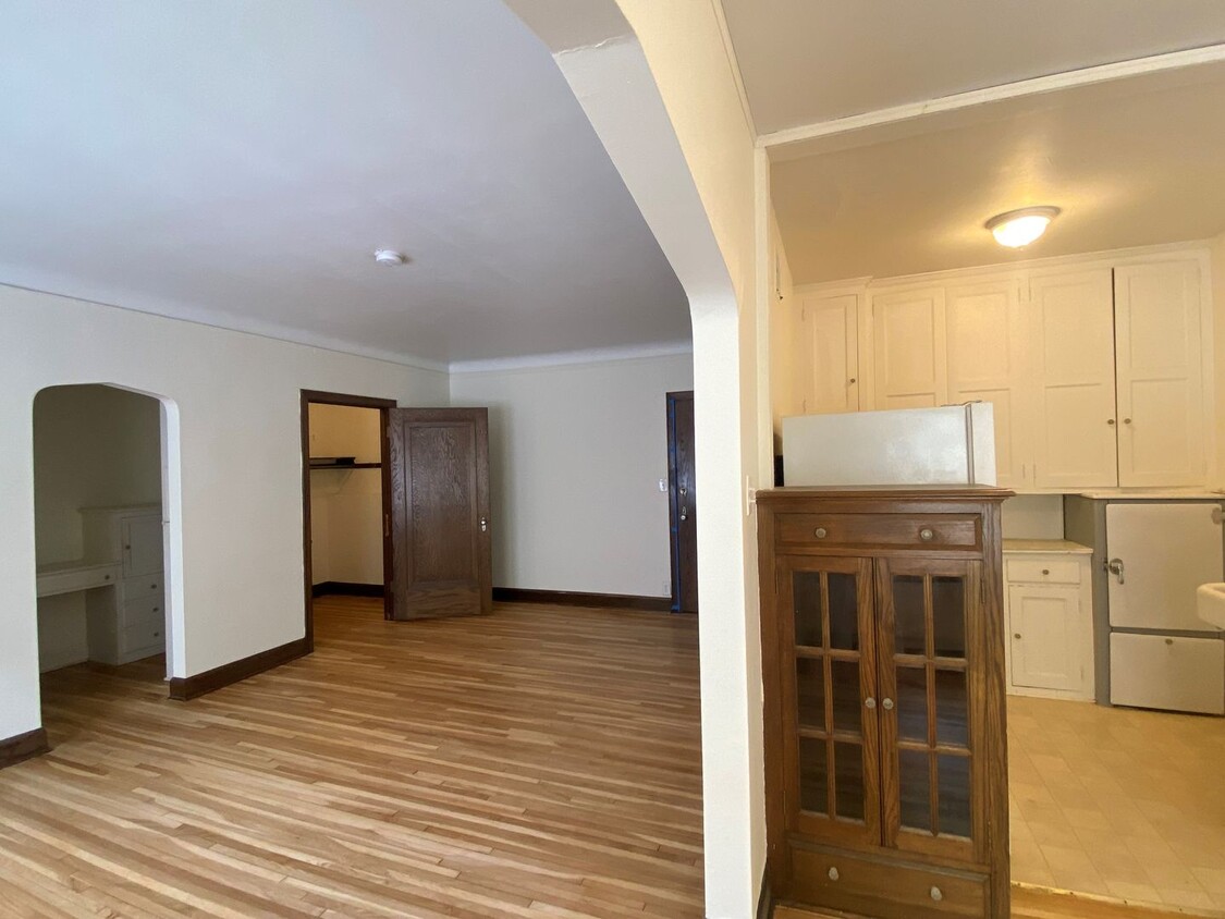 Foto del edificio - 3707 Grand Ave S