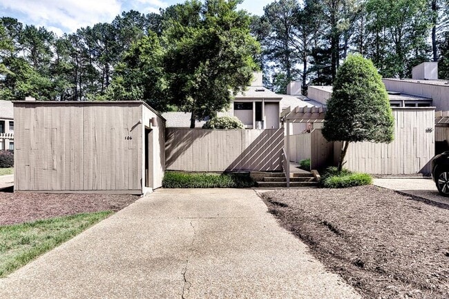 Building Photo - 106 Harrops Glen
