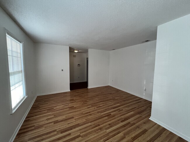 Foto del edificio - 1222 Hampton Dr