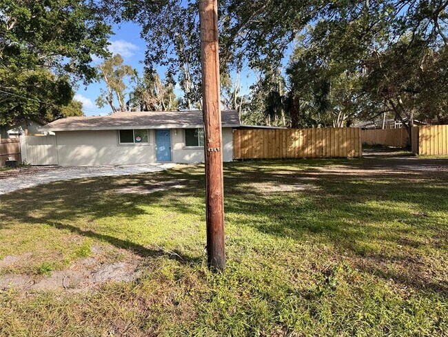 Foto del edificio - 4139 Bell Ave