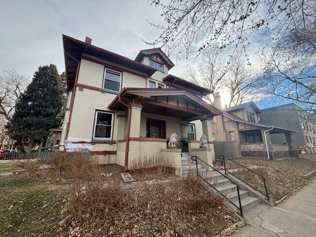 Photo - Beautiful Top-Floor 1Bd/1Ba Apartment with City Park Views