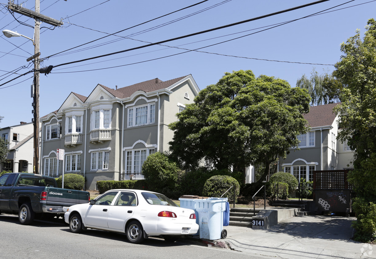 Primary Photo - Elmwood Apartments